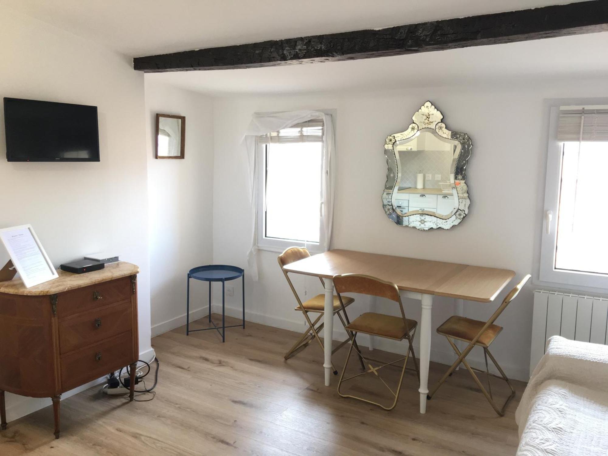 Apartamento Petit cocoon rénové avec vue sur les toits d'Aix en Provence Aix-en-Provence Exterior foto